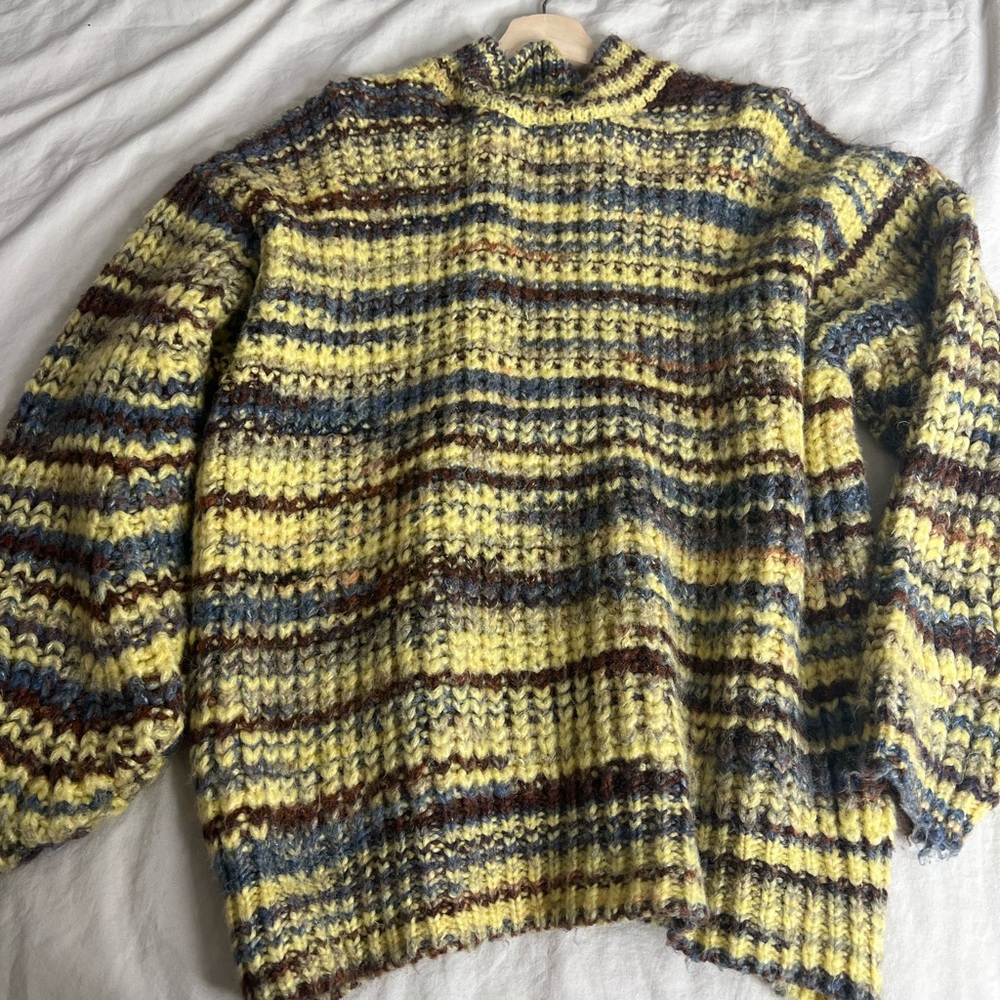 Urban outfitters very warm sweater size M
